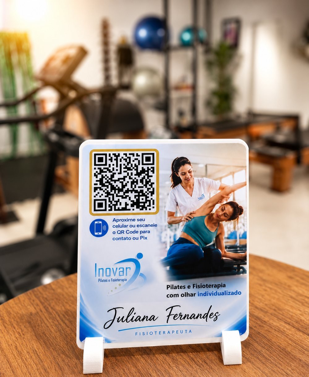 Display NFC com QR Code na recepção da Inovar Pilates e Fisioterapia